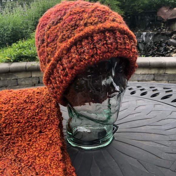 Handmade Hat and Scarf Set by BLD - Picture 4 of 4